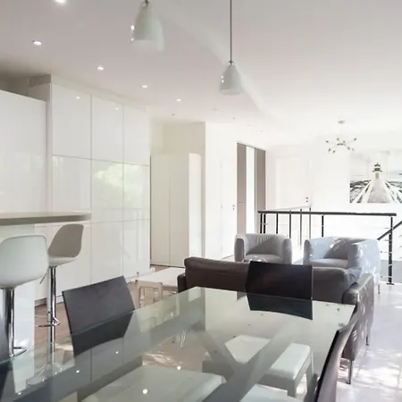 Spacious And Quiet With Shared Garden Apartment Issy-les-Moulineaux