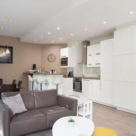 Spacious And Quiet With Shared Garden Issy-les-Moulineaux