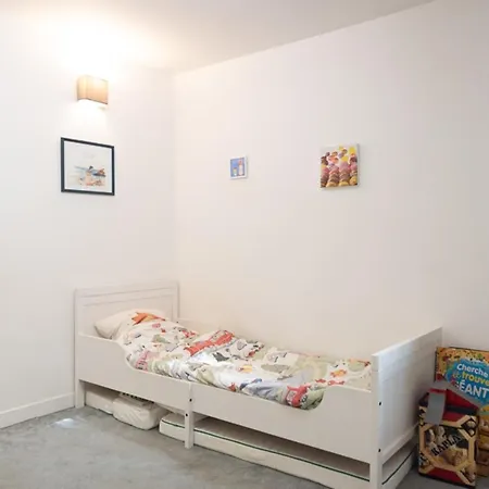Spacious And Quiet With Shared Garden * Issy-les-Moulineaux