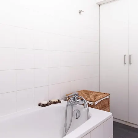 Spacious And Quiet With Shared Garden * Issy-les-Moulineaux