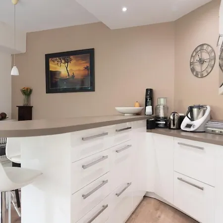 Spacious And Quiet With Shared Garden * Issy-les-Moulineaux