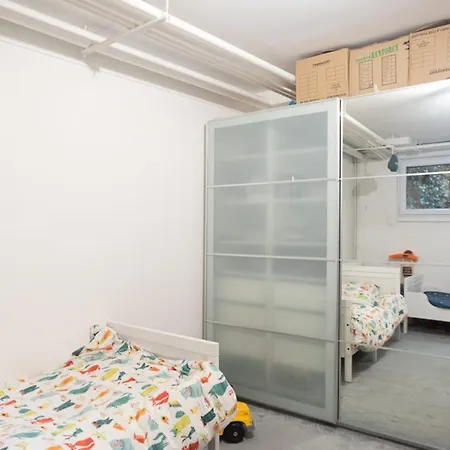 Apartment Spacious And Quiet With Shared Garden